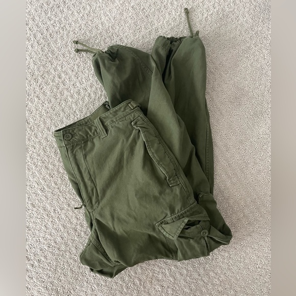 Aritzia TNA New Supply Cargo Pants - size 10 - Picture 7 of 7